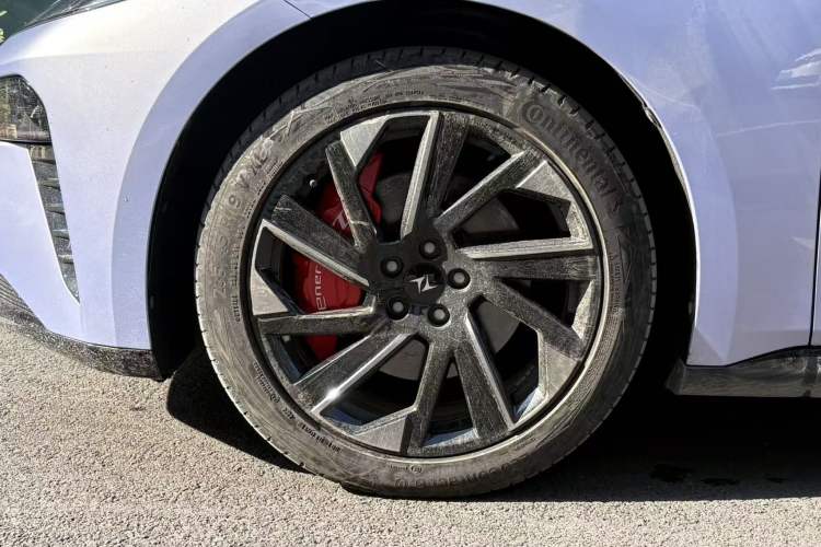 Used  eπ007 2024 Pure Electric 540 All-Wheel Drive Max Edition
