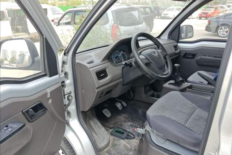 Used Wuling Rongguang New Truck 2023 1.5L Single-Row Base Version LAR
