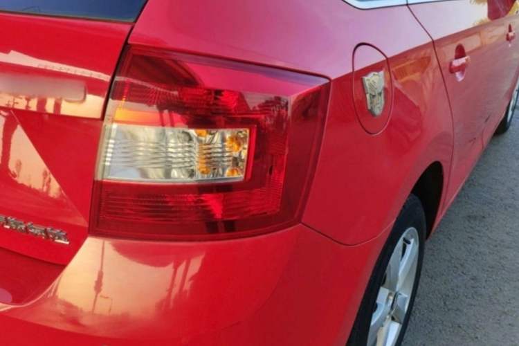 Used Skoda Rapid Spaceback 2016 Revised 1.6L Automatic Chuanxing Version
