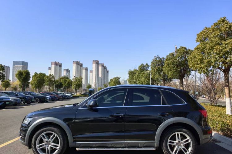 Used Audi Q5 2017 Plus 40 TFSI Technology Model
