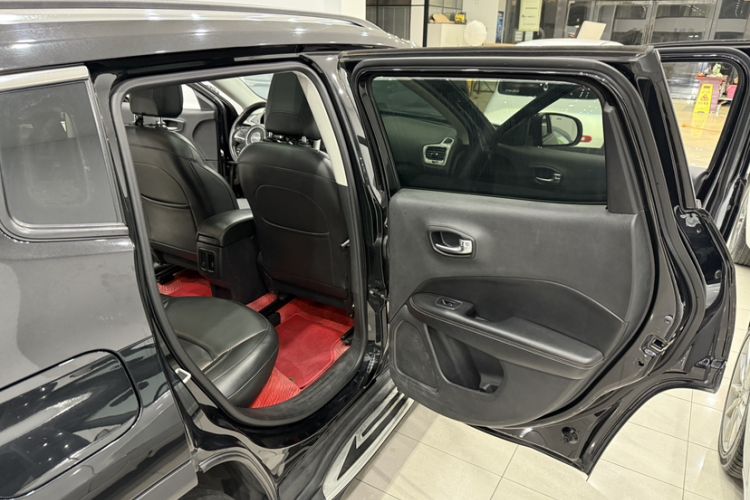 Used  Compass 2017 200T Automatic Family Edition