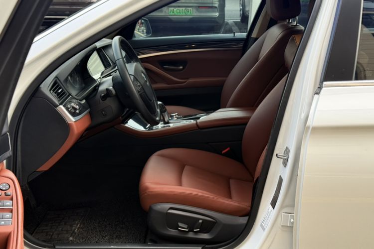 Used BMW 5 Series 2014 520Li Elegant Model
