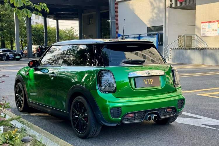 Used  MINI 2016 2.0T COOPER S Pioneer Edition
