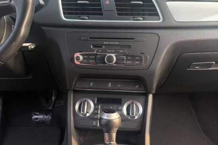 Used Audi Q3 2015 30 TFSI Comfort Model