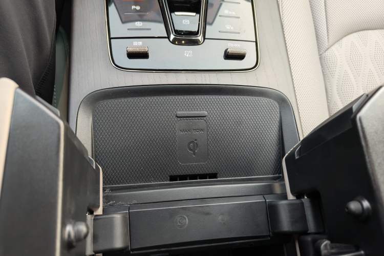 Used BYD Han 2025 EV with 701 km of Laser Radar-Enabled Intelligent Driving