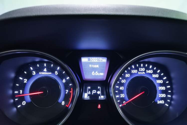 Used Hyundai Elantra 2015 1.6L Automatic Luxury Model
