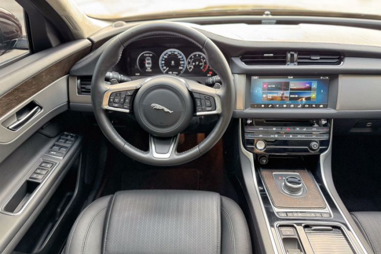 Used Jaguar XFL 2018 XFL 2.0T 250 PS Luxury Edition
