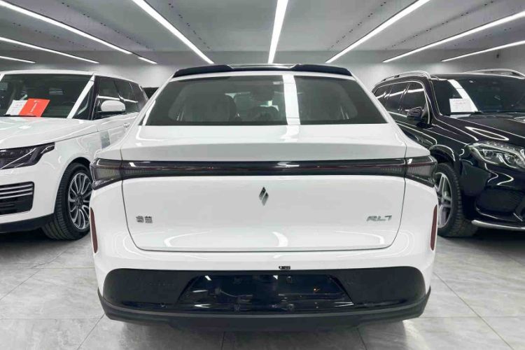 Used Livan Livan 7 2024 605 km Glory Edition
