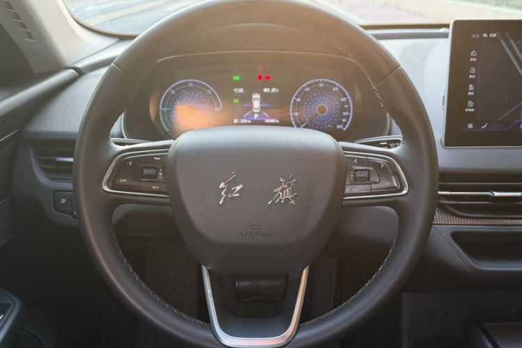 Used Hongqi E-QM5 2022 431 km Charge & Enjoy Edition