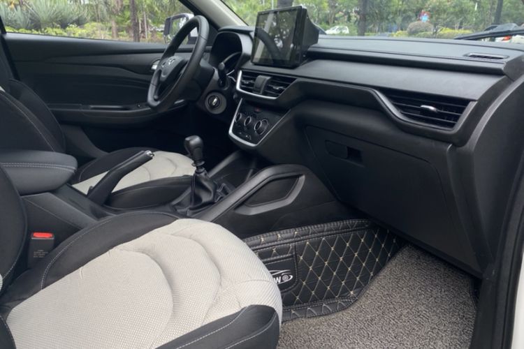 Used Wuling Hongguang S3 2019 1.5L Manual Standard Version China VI Standard
