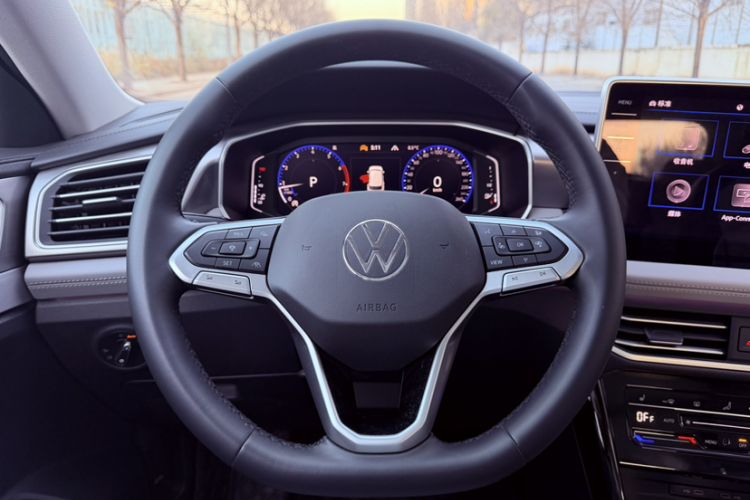 Used Volkswagen Tayron 2023 330TSI Two-Wheel-Drive R-Line High-Energy Version
