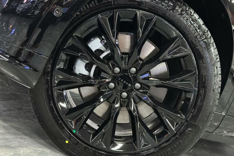 Used Zeekr 7X 2025 100 kWh Long-Range Rear-Wheel Drive with Intelligent Driving Features
