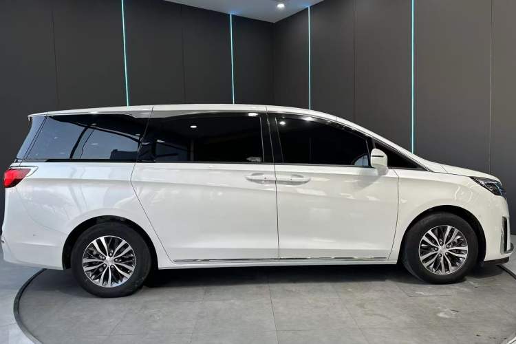 Used Buick GL8 2023 ES Lu Zun Deluxe Model
