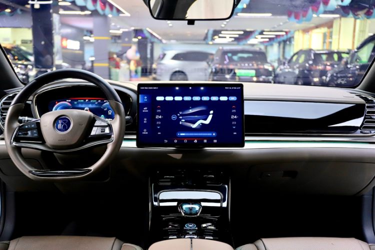 Used BYD Han 2023 EV Champion Edition 506KM Front-Wheel-Drive Premium Model
