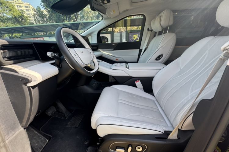 Used XPeng X9 2024 702 Ultra-Long Range Max
