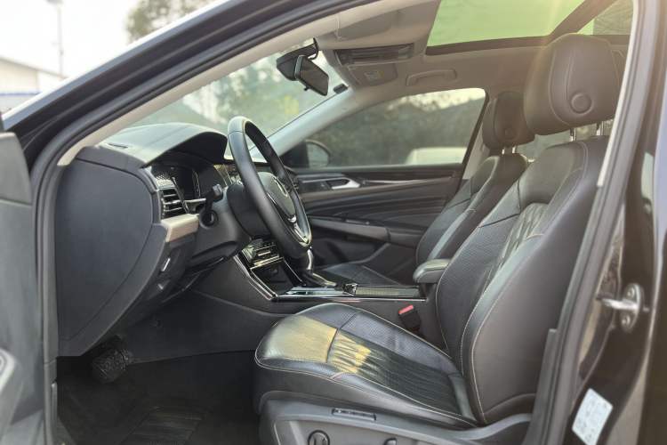 Used Volkswagen Passat 2021 330TSI Luxury Edition
