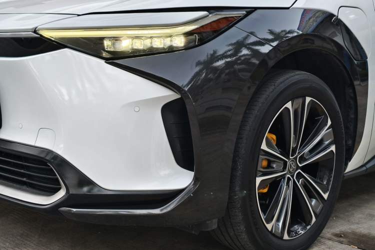 Used Toyota FAW Toyota bZ4X 2022 Four-Wheel-Drive High-Performance Premium Edition
