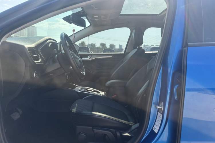 Used Ford Focus 2019 Sedan EcoBoost 180 Automatic Trend Edition
