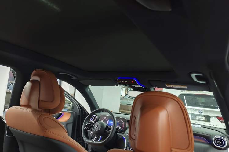 Used Mercedes-Benz GLC 2023 Facelift GLC 260 L 4MATIC Luxury Version 7-Seater
