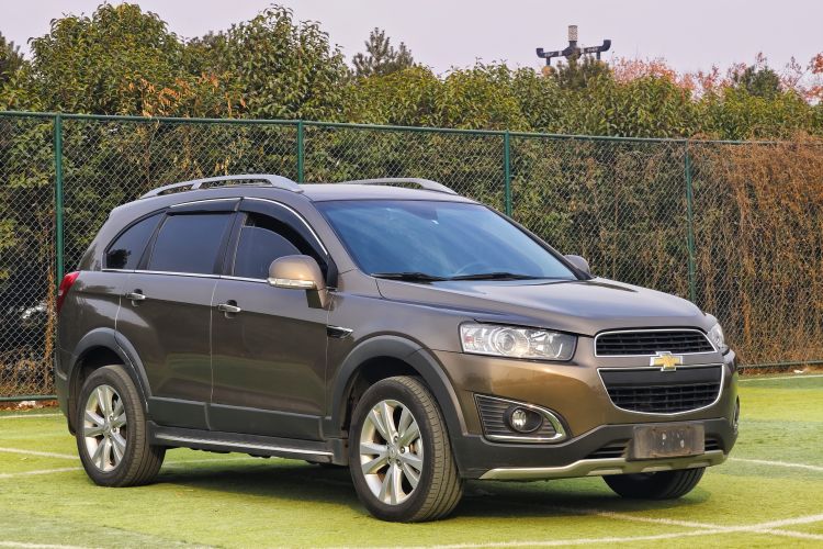 Used Chevrolet Captiva 2015 2.4L 4x4 Flagship Edition 7-Seater

