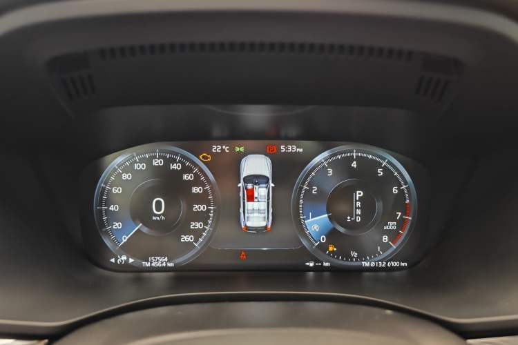 Used Volvo XC60 2019 T5 4x4 Smart & Dynamic Sport Edition China VI Standard