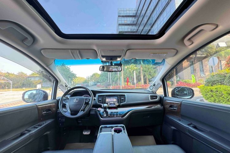 Used Honda Odyssey 2015 Revised Version 2.4L Supreme Edition