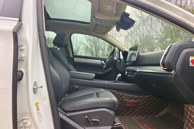 Used BYD Tang 2018 2.0T Automatic SmartConnect Prestige 7-Seater China V Standard