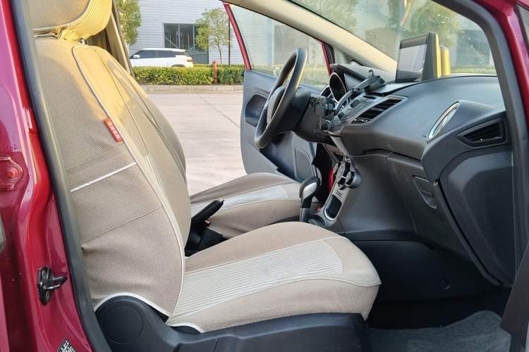 Used Ford Fiesta 2013 Hatchback 1.5L Automatic Fashion Edition
