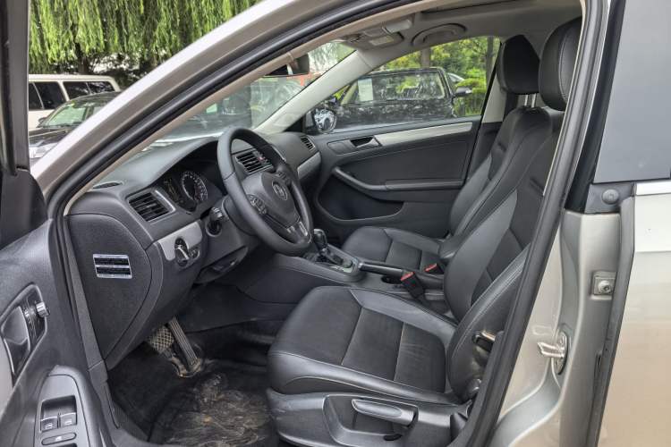 Used Volkswagen Sagitar 2014 1.4TSI Automatic Luxury Model
