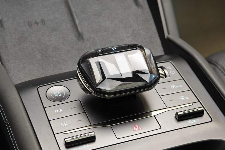 Used BYD Qin L 2025 DM-i Smart Drive 80KM Superior Model
