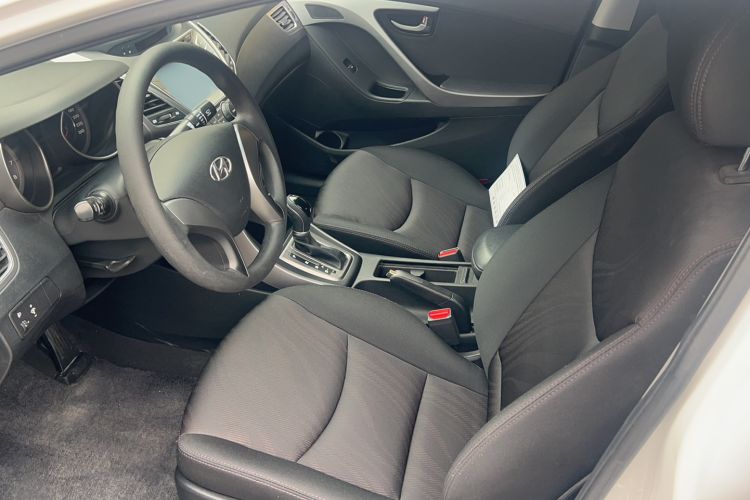 Used Hyundai Elantra (5th Generation / Langdong) 2016 1.6L Automatic Smart Version
