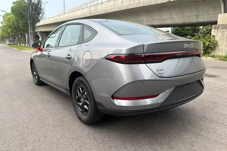 Used BYD Qin PLUS 2025 DM-i Smart Drive 55KM Leading Model
