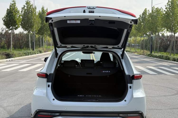 Used Toyota Venza 2023 2.0L CVT Two-Wheel Drive Prestige Version
