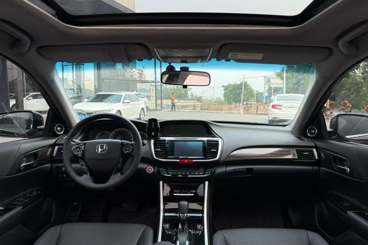 Used Honda Accord 2016 2.4L Luxury Edition
