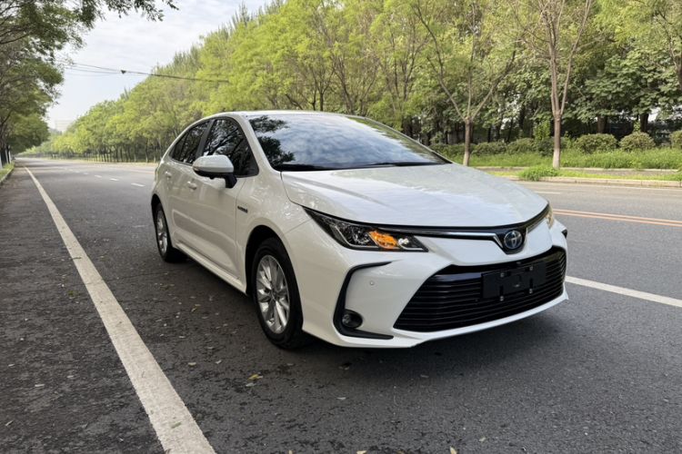 Used Toyota Corolla 2021 Dual-Motor 1.8L E-CVT Elite Edition
