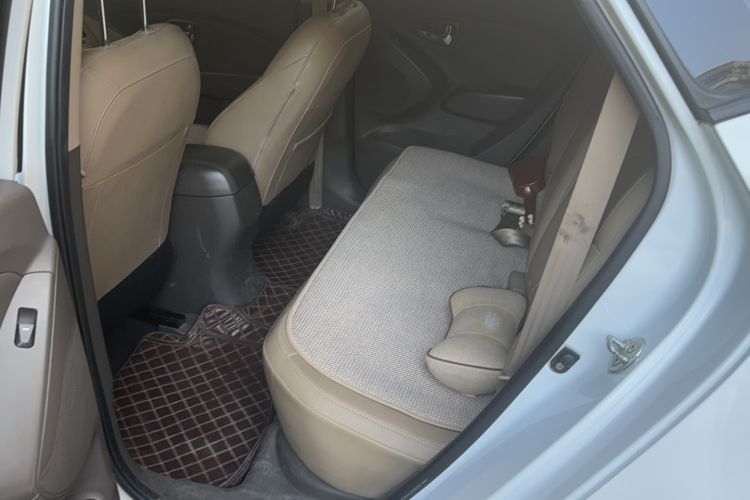 Used Hyundai ix35 2013 2.0L Automatic Two-Wheel Drive Smart GLS China IV Standard
