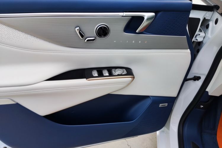 Used Buick GL8 New Energy 2024 Lu Zun Luxury Edition 6-Seater
