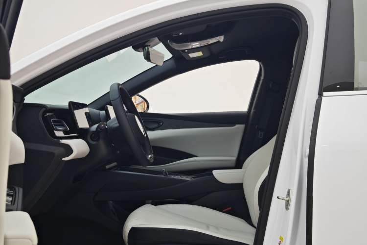 Used BYD Seal 06 New Energy 2024 DM-i 80KM Luxury Model
