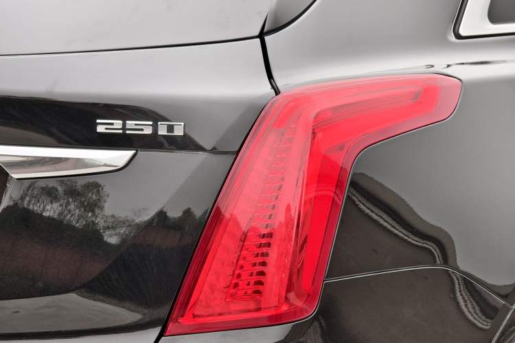 Used Cadillac XT5 2018 25T Luxury Model