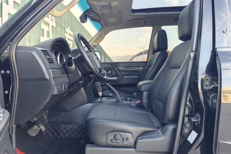 Used Mitsubishi Pajero 2014 3.0L Elite Edition
