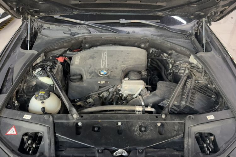 Used BMW 5 Series 2014 525Li Leading Model
