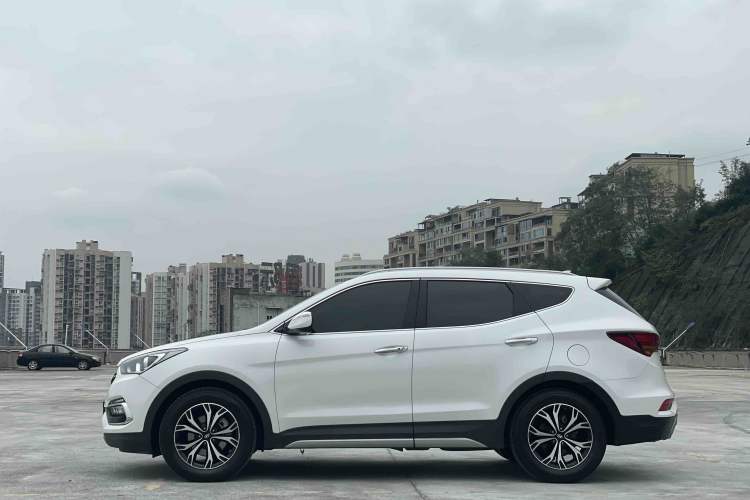 Used Hyundai Santa Fe 2017 2.0T Automatic All-Wheel Drive Smart 7-Seater