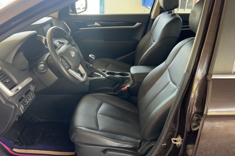 Used Dongfeng Aeolus AX7 2015 2.0L Manual Zhiyi Trim
