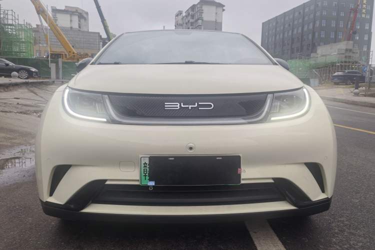 Used BYD Dolphin 2023 420 km Fashion Edition
