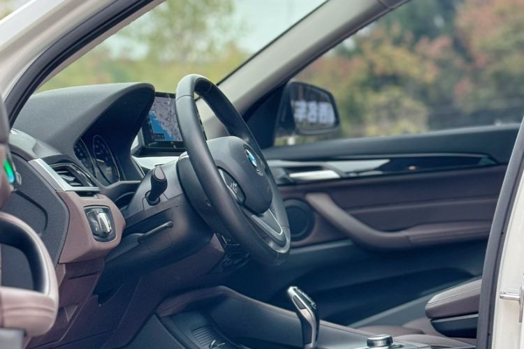 Used BMW X1 2020 sDrive25Li Leading Model
