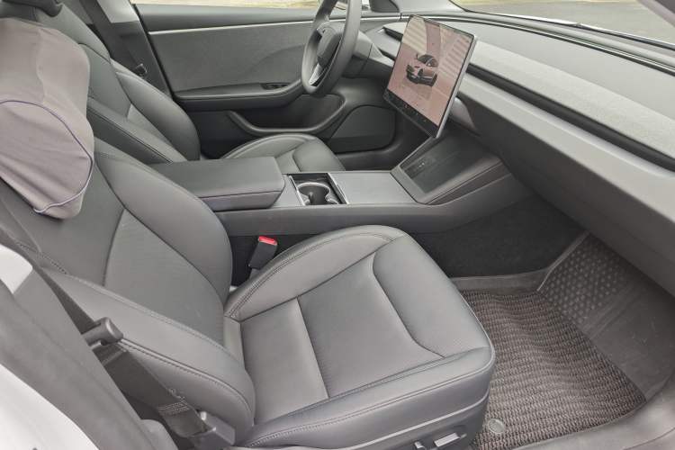 Used Tesla Model 3 2025 Rear-Wheel-Drive Version
