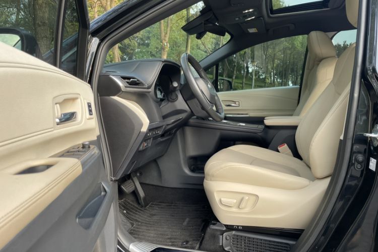 Used Toyota Granvia 2022 2.5L Hybrid Prestige Edition