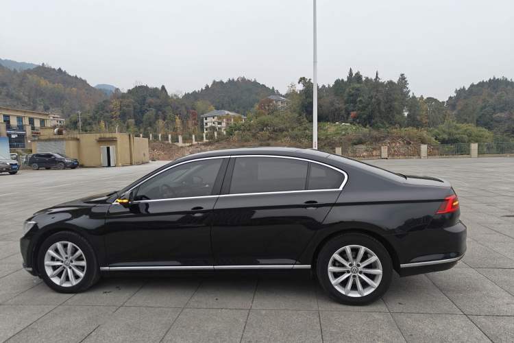 Used Volkswagen Magotan 2018 330TSI DSG Advanced Model
