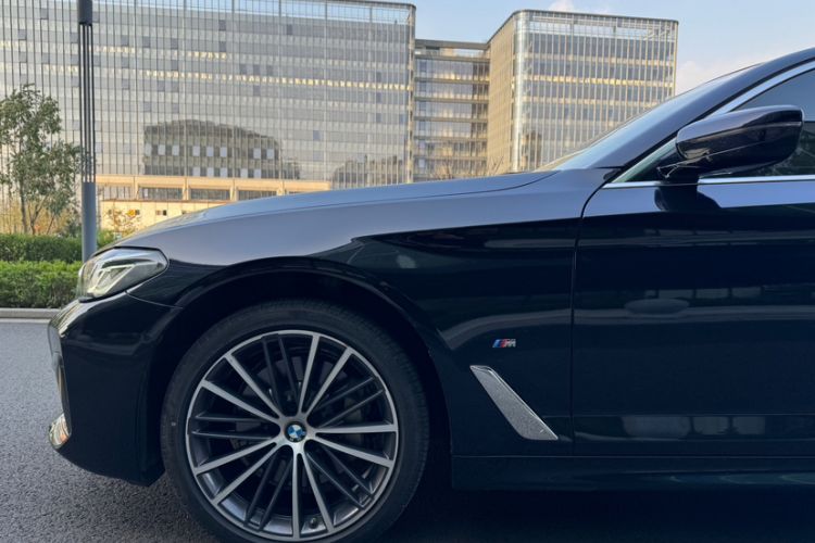 Used BMW 5 Series 2022 Second Facelift 530Li Leading Edition M Sport Package
