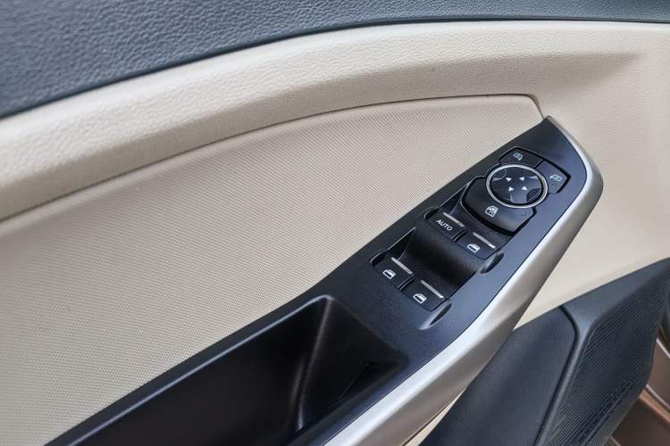 Used Ford Escort 2015 1.5L Manual Comfort Model
